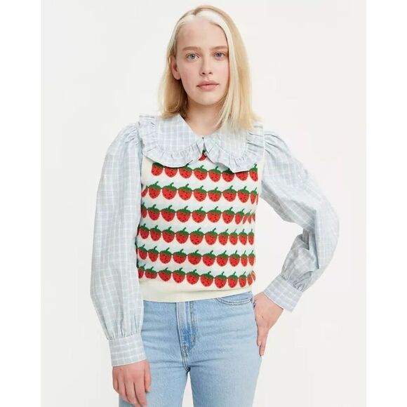 Levi's Tops - Levi’s STRAWBERRIES CLOUD DANCER sweater vest top size Medium Cream Red